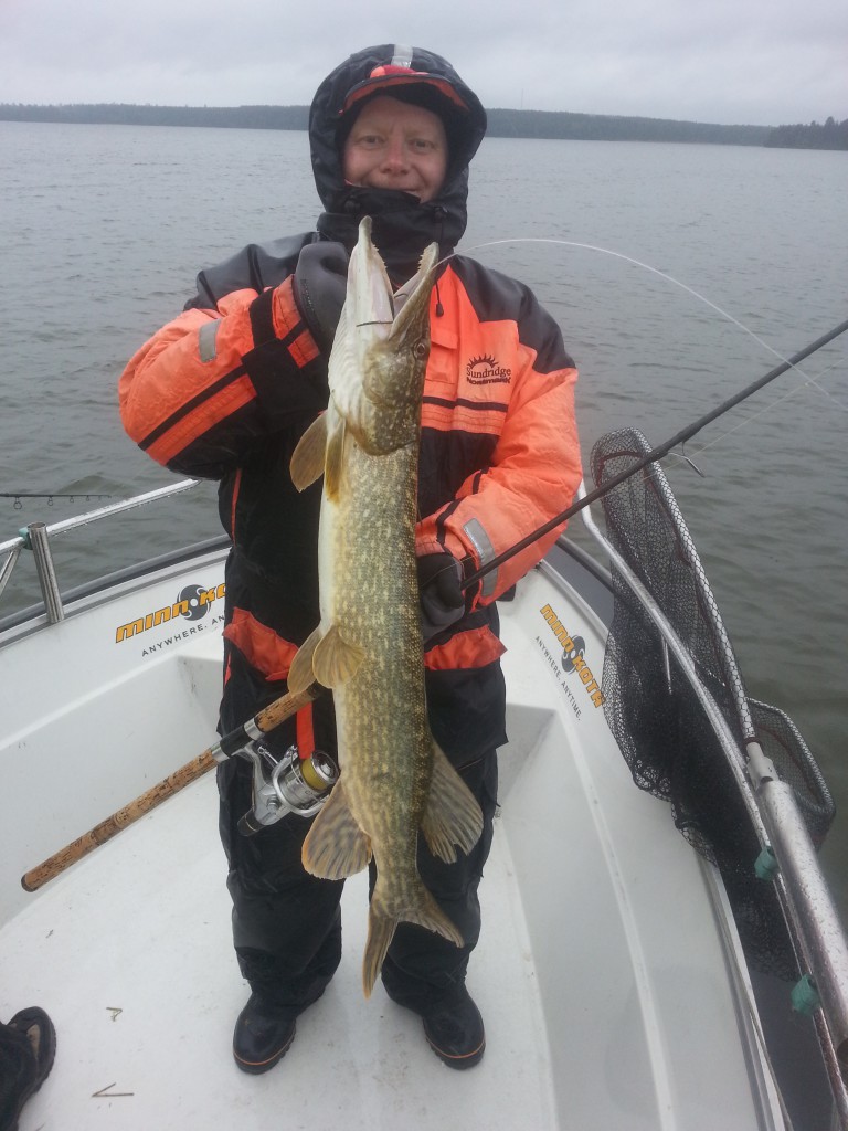 Gäddfiske i Silver Eaglebåten! Fiskeguidning med fiskeguide Mikael Puhakka www.fishguide.se